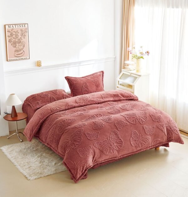 Lenjerie Cocolino cu Fluturi 4 Piese – Pufoasă și Călduroasă